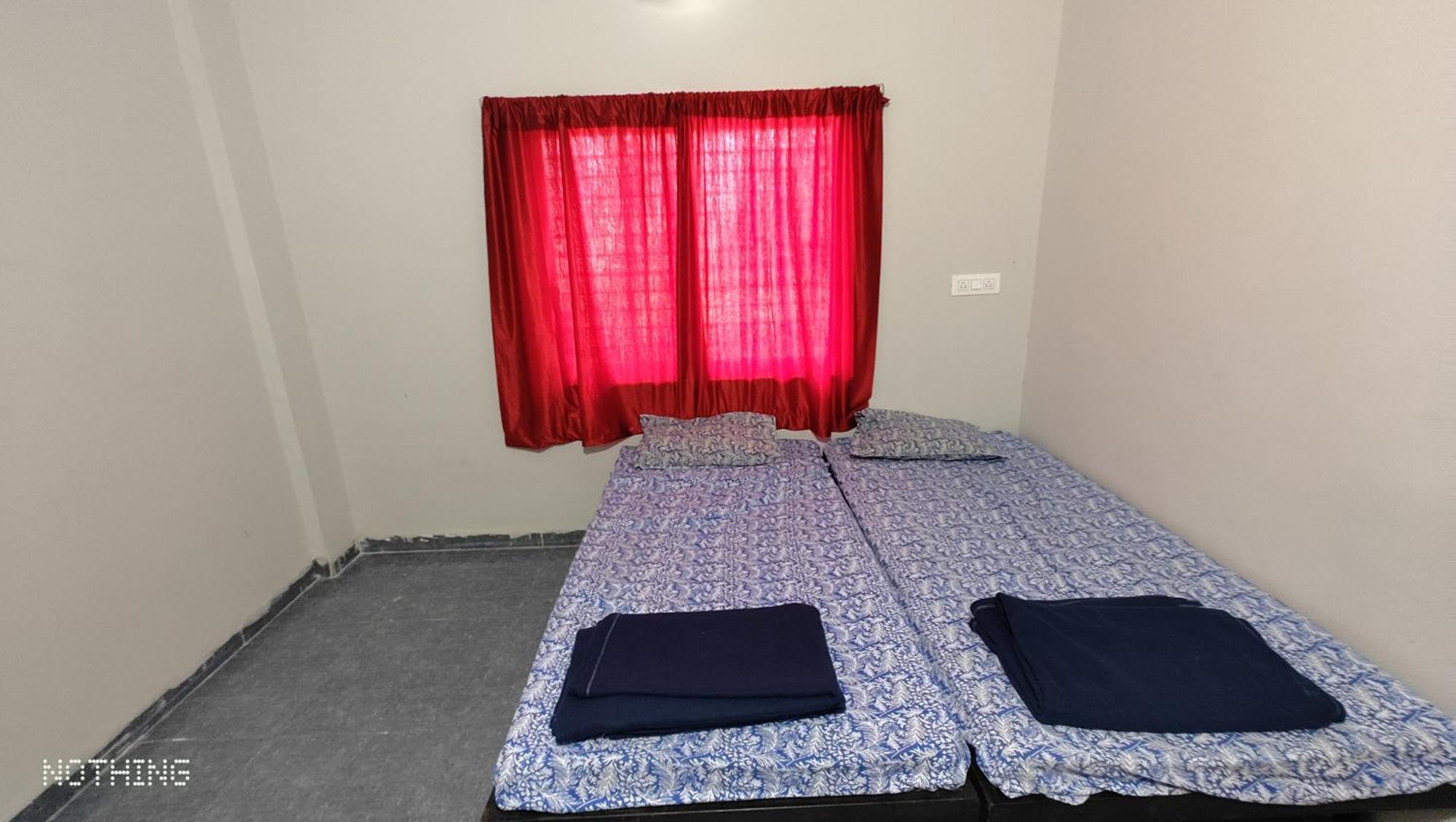 Hotel Aadishkti Bhakt Nivas à Tuljapur Extérieur photo
